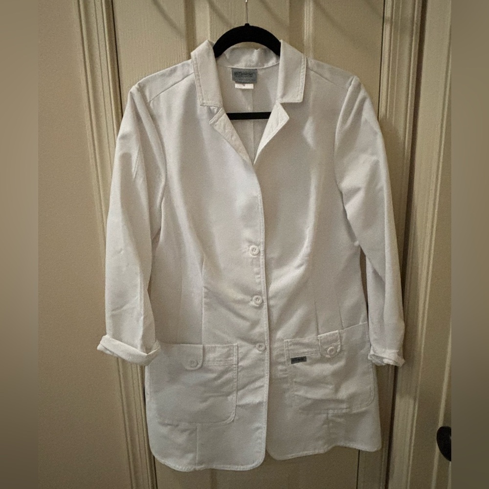 Women’s Lab Coat